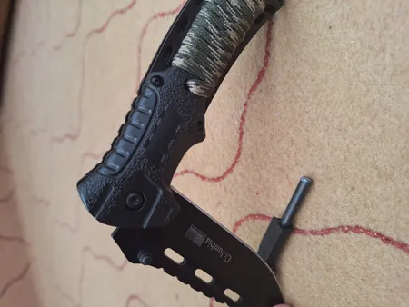 چاقوی سفری مدل چخماخ دار