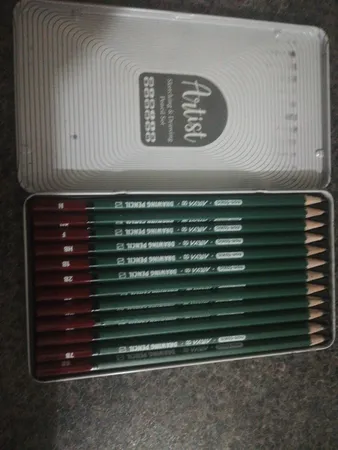 مداد طراحی آریا مدل Artist کد 002-3075 مجموعه 12 عددی