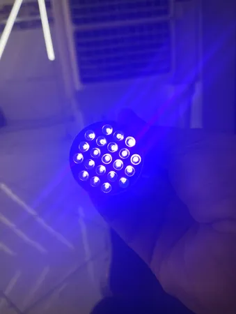 چراغ قوه دستی مدل HW-F600