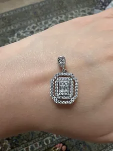 تجریه خرید آویز گردنبند نقره زنانه جی تی ای مدل امرالدکات