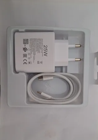 شارژر دیواری 25 وات مدل PD3.0 به همراه کابل USB-C