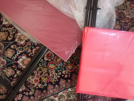 میز و صندلی تحریر تاشو و تنظیم شو باس قرمز