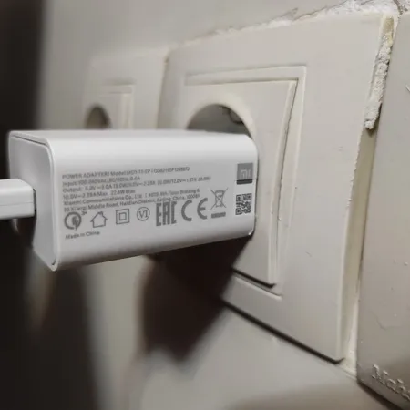 شارژر دیواری شیائومی مدل NOTE 8 pro به همراه کابل تبدیل USB-C