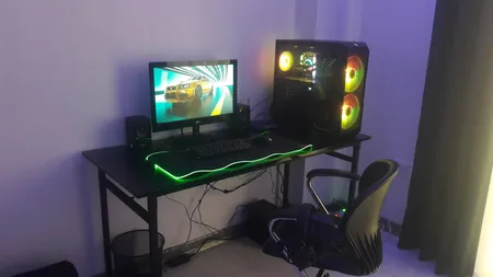 میز کامپیوتر مینیماتک مدل Flex 140