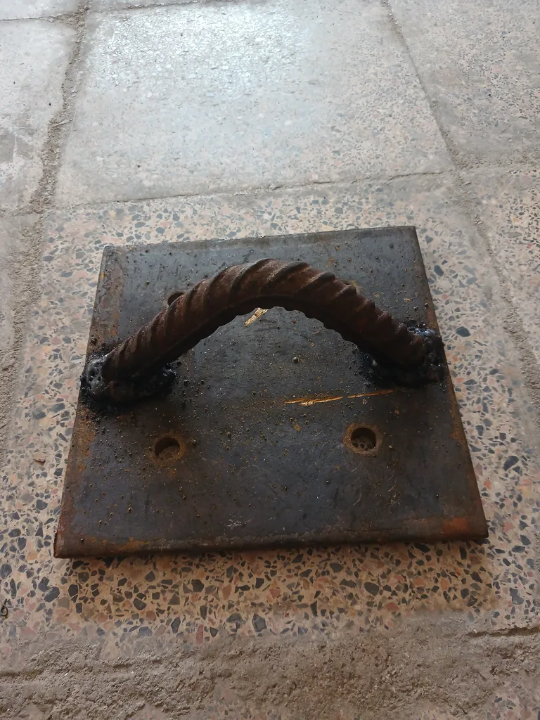 پایه قفل موتورسیکلت پیشگامانفرگویا مدل زمینی