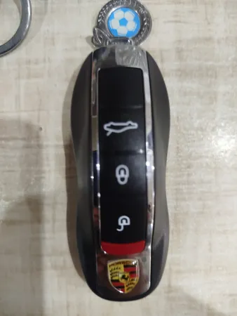 فلش مموری طرح ریموت پورشه مدل Ul -PR01 ظرفیت 64گیگابایت