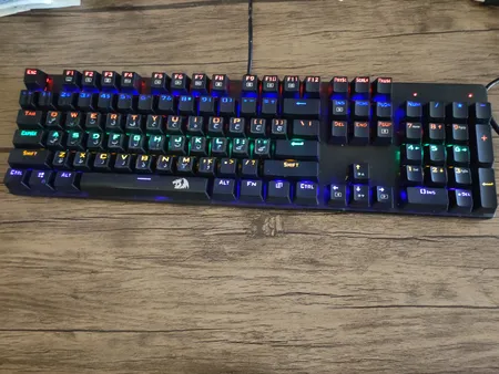 کیبورد گیمینگ ردراگون مدل K208، سوییچ مکانیکال آبی، Full-Size، نورپردازی RGB