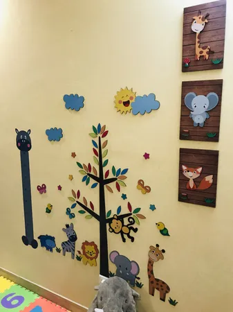 استیکر باروچین طرح حیوانات رنگارنگ جنگل