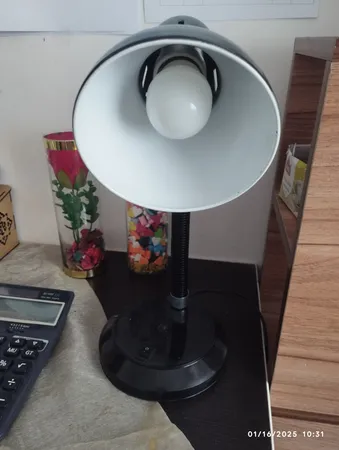 چراغ مطالعه کد R771