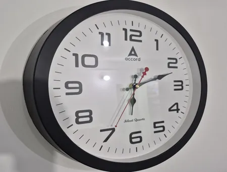 ساعت دیواری کوارتز ثانیه سازان مدل آکورد A1