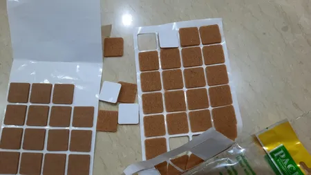 پد پایه مبل و صندلی 2.5*2.5 سانت مدل 005 بسته 32 عددی