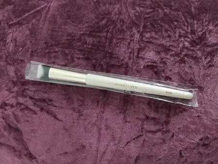 برس آرایشی مکریلان مدل E09