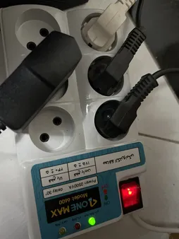 محافظ ولتاژ مدل 6600