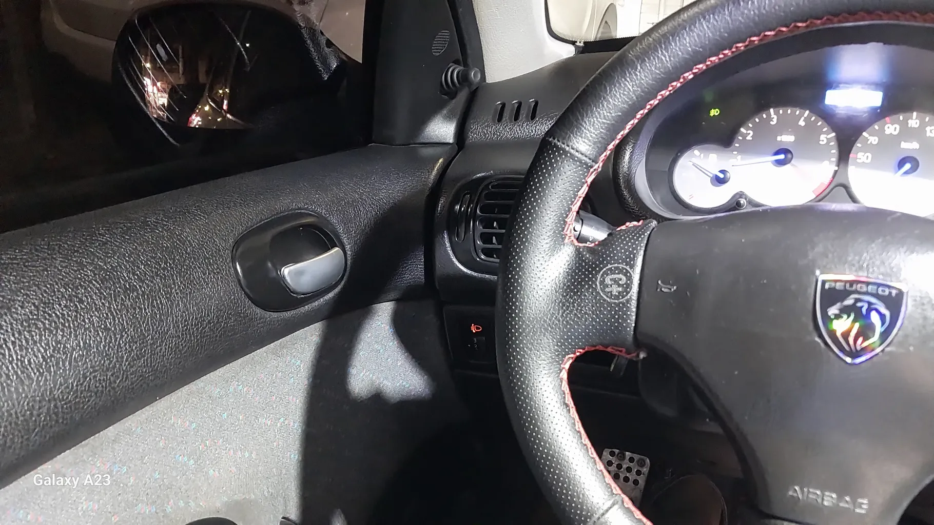 دستگیره داخلی در خودرو مدل DD26M مناسب برای پژو 206 بسته4عددی