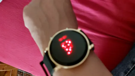 ساعت مچی دیجیتال زنانه مدل F01