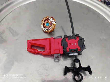 اسباب بازی مدل فرفره های انفجاری کد BEYBLADE B-100