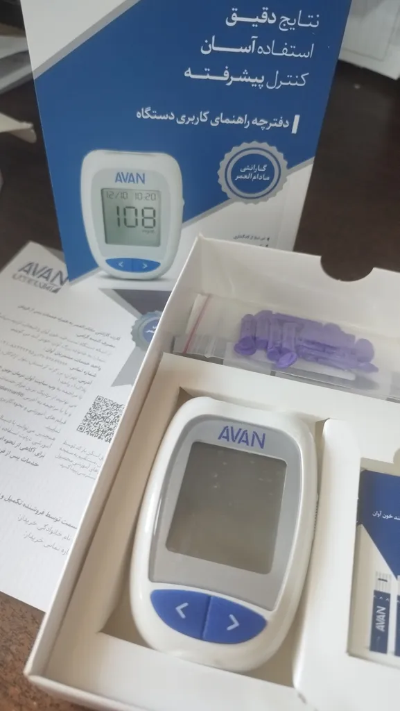 دستگاه تست قند خون آوان مدل AGM01 به همراه 10 عدد نوار تست قند خون
