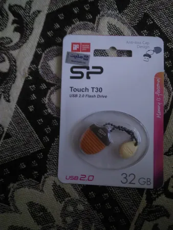 فلش مموری سیلیکون پاور مدل Touch T30 ظرفیت 32 گیگابایت