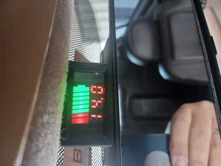 نمایشگر میزان شارژ باطری مدل A001