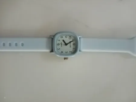 ساعت مچی عقربه ای بولون مدل بند پیو ضد حساسیت کد 7