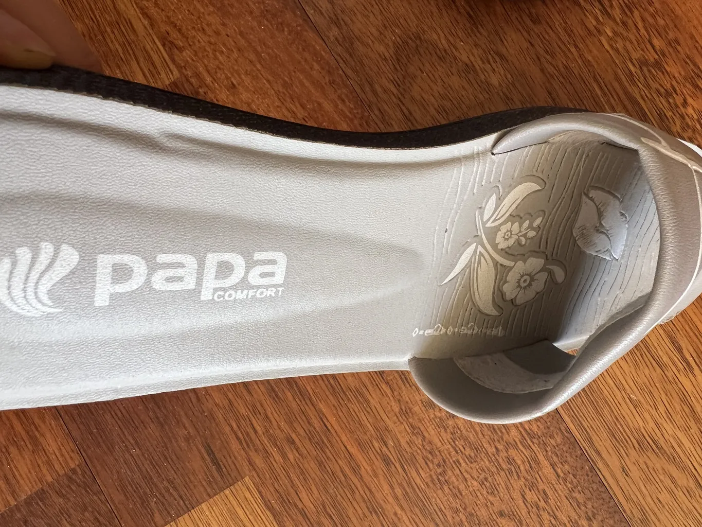 دمپایی زنانه پاپا مدل WH.2783