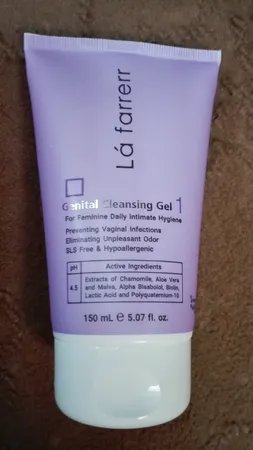 ژل بهداشتی بانوان لافارر مدل 01 مناسب قبل از یائسگی حجم 150 میلی لیتر