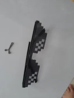 عینک مدل Thug Life