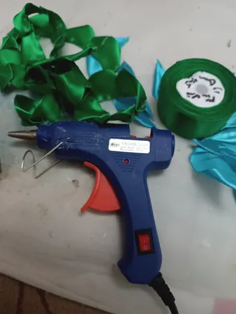 دستگاه چسب تفنگی مدل YB-703