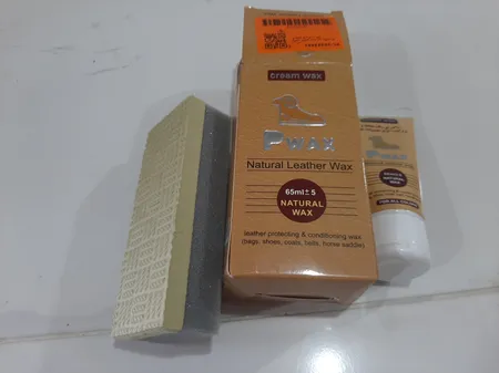 واکس کفش چرم پی واکس کد px به همراه اسفنج