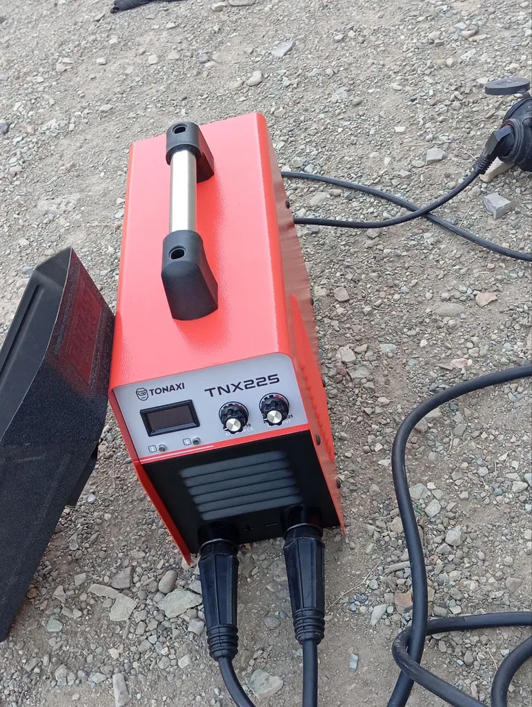 اینورتر جوشکاری 225 آمپر تناکسی مدل TNX-225
