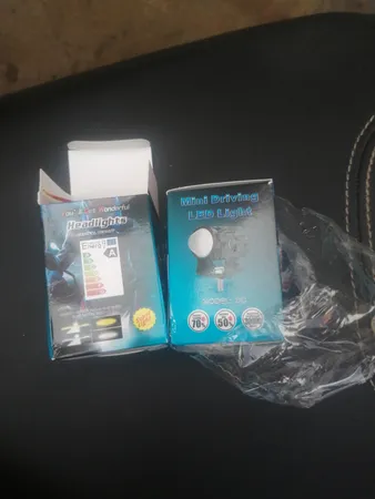 پرژکتور دو کنتاکت خودرو طرح نقطه ای بسته دو عددی