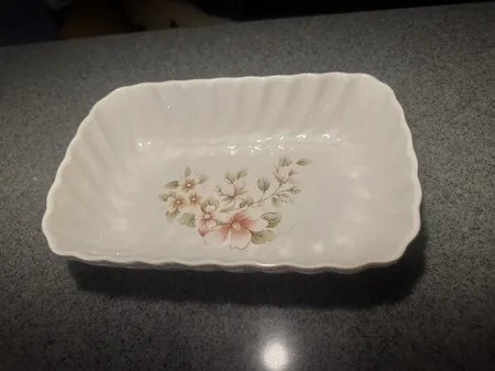 ظرف سرو مرغ گلد کیش مدل سوئیتی کد 701133