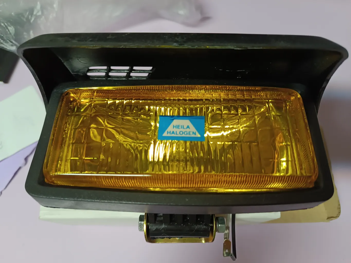 پرژکتور مه شکن جلو خودرو هلا مدل 1155 مناسب برای نیسان وانت