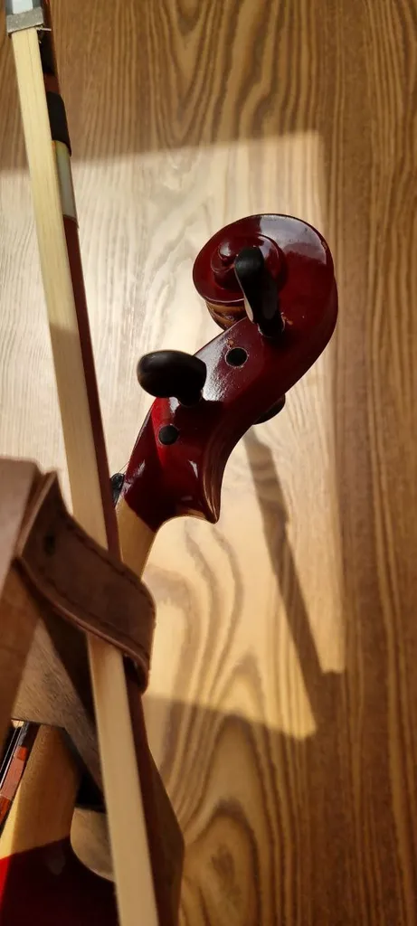 نگهدارنده ساز چمان مدل پایه چوبی ویولن