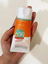 تجریه خرید کرم ضدآفتاب بی‌رنگ نئودرم مدل Highly Protective SPF50، مناسب پوست‌های چرب تا مختلط، حجم 50 میلی‌لیتر