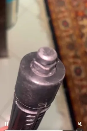 سشوار برس‌دار چرخشی حرفه‌ای والوروس مدل VL-507، موتور AC با توان مصرفی 1200 وات، دارای قابلیت تعویض سری، طراحی ارگونومیک، دارای سری قابل تعویض، با حالت صاف‌کننده، حجم‌دهنده و فرکننده، تنظیم حرارت 2 حالته و کنترل سرعت 2 حالته، به همراه 2 سری برس‌دار