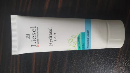 کرم مرطوب کننده لایسل مدل Hydrasel Light حجم 50 میلی لیتر