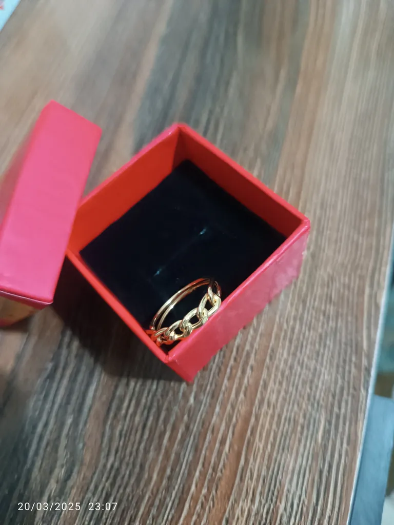 انگشتر طلا 18 عیار زنانه با طرح کارتیه رضا گلد مدل 02 سایز 62