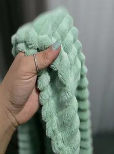 تجریه خرید پتو مسافرتی شایسته مدل پلیسه کرکره ای سایز 160x205 سانتی متر