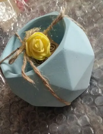 گلدان بتنی مدل چند وجهی