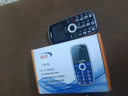 گوشی موبایل جی ال ایکس مدل F8 دو سیم کارت