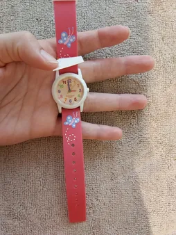 ساعت مچی عقربه ای دخترانه کیو اند کیو مدل VR99J002Y