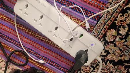 چندراهی برق الدینیو مدل SC5415 Power Strip With USB Port