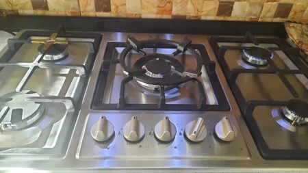 اجاق گاز صفحه ای اخوان مدل GI-135 NP