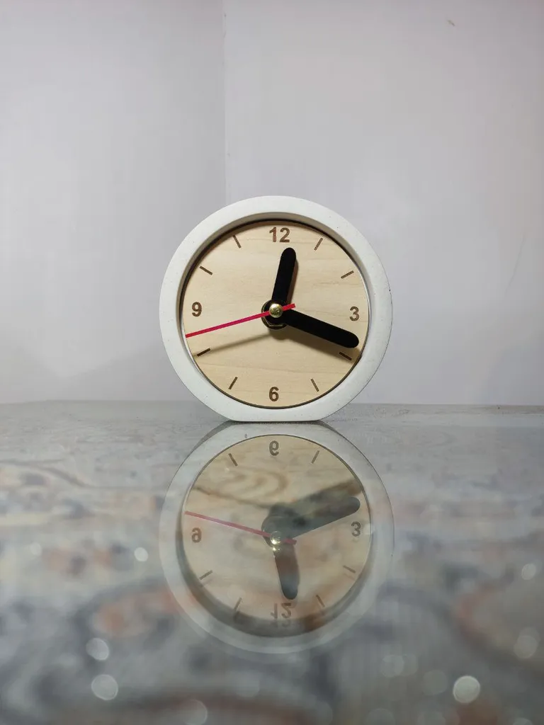 ساعت رومیزی مدل S_dc4