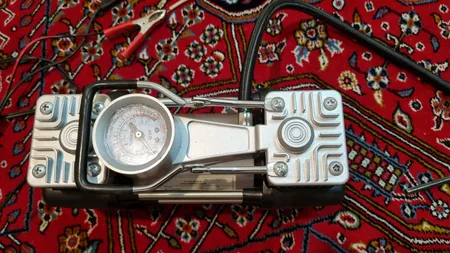 کمپرسور باد فندکی مدل 2-CYLINDER مجموعه 14 عددی