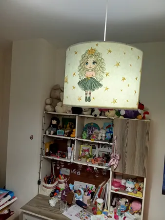 لوستر اتاق کودک مدل دختر مو فرفری