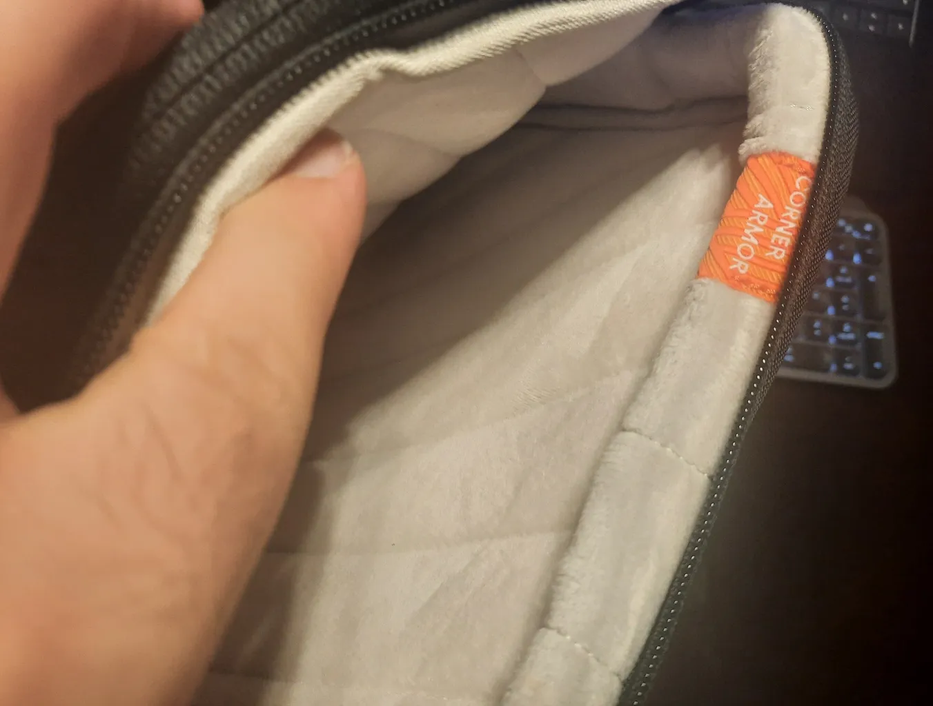 کیف لپ تاپ تام تاک مدل Defender-A14 مناسب برای لپ تاپ 13.5 تا 14.4 اینچی