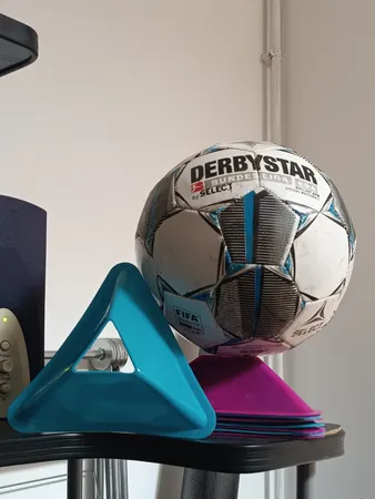 توپ فوتبال مدل بوندسلیگا دوخت ماشینی کد 2023