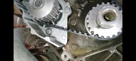 واتر پمپ دانا صنعت کد 011D مناسب برای پژو 405